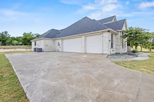 410 Silo Ct, Waxahachie, TX 75167 - Photo 32