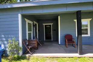 801 NW Main St, Ennis, TX 75119 - Photo 2