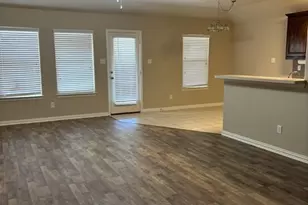 203 Commonwealth Cir, Waxahachie, TX 75165 - Photo 2