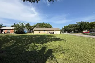 616 Stonewall Dr, Euless, TX 76039 - Photo 2