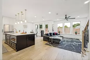 1325 Compton St, Dallas, TX 75203 - Photo 2