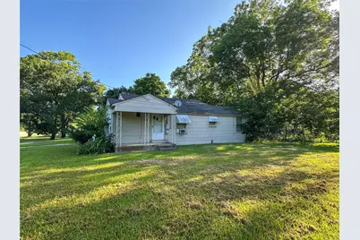 1105 S Donoho Street, Clarksville, TX 75426 - Photo 2