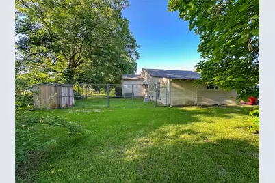 1105 S Donoho Street, Clarksville, TX 75426 - Photo 4