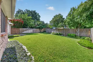 808 Silverbrook Dr, Saginaw, TX 76179 - Photo 26