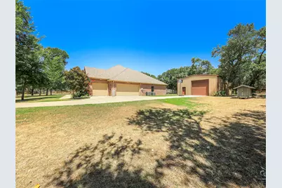 101 Sandlin Court, Springtown, TX 76082 - Photo 34