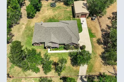 101 Sandlin Court, Springtown, TX 76082 - Photo 2