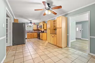 1704 W Birge St, Sherman, TX 75092 - Photo 6