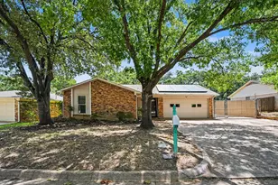2721 Lucas Dr, Arlington, TX 76015 - Photo 1