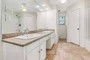 2721 Lucas Dr, Arlington, TX 76015 - Photo 14