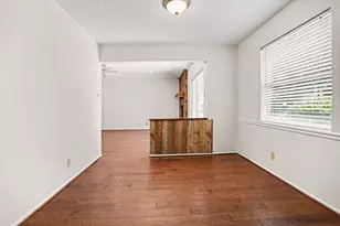 2721 Lucas Dr, Arlington, TX 76015 - Photo 4