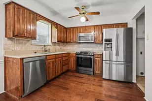 2721 Lucas Dr, Arlington, TX 76015 - Photo 12