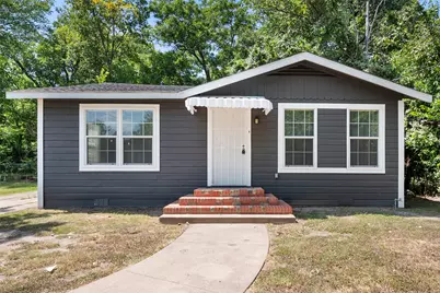 706 E 1st Avenue, Corsicana, TX 75110 - Photo 1