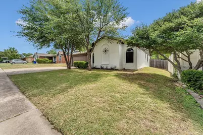 6548 Wooddale Drive, Watauga, TX 76148 - Photo 4