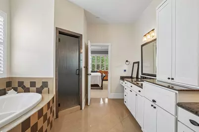 6407 Meadowcrest Lane, Flower Mound, TX 75022 - Photo 22