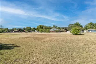1018 Mockingbird Ln, Denton, TX 76209 - Photo 1