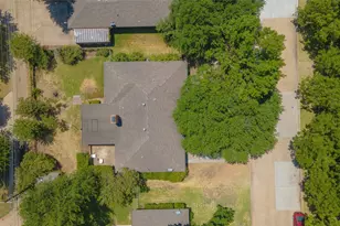 1710 Surrey Cir, Grand Prairie, TX 75050 - Photo 20