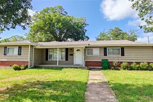 4800 Sabelle Ln, Haltom City, TX 76117 - Photo 1