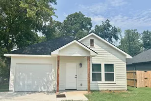 1031 W Coffin, Denison, TX 75020 - Photo 1