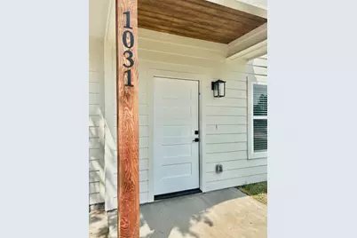 1031 W Coffin, Denison, TX 75020 - Photo 2