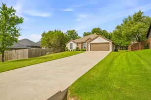 5018 San Marcos Dr, Granbury, TX 76048 - Photo 4