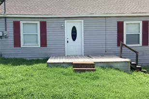 1506 S Travis St, Denison, TX 75021 - Photo 2