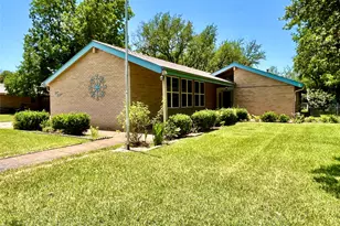 416 Jones St, Hamilton, TX 76531 - Photo 2