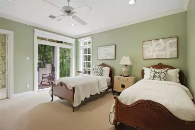 1111 Pebble Creek Road, Fort Worth, TX 76107 - Photo 32