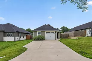 1032 Ray Dr, Denison, TX 75020 - Photo 1