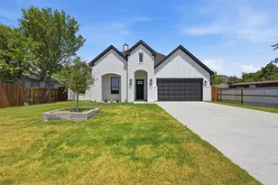4924 Mona Lisa St, Fort Worth, TX 76137 - Photo 2