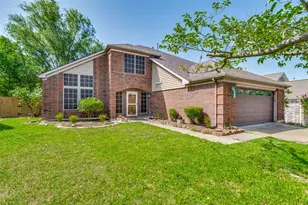 8420 Creekbluff Dr, Dallas, TX 75249 - Photo 2
