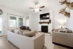 3223 Hunters Gln Dr, Aubrey, TX 76227 - Photo 8