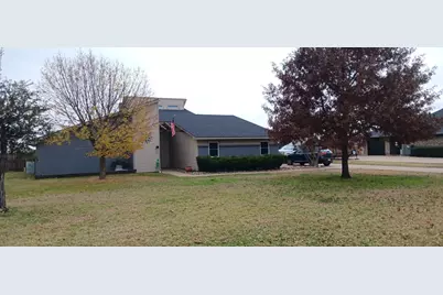 12 Cliff Drive, Mineral Wells, TX 76067 - Photo 4