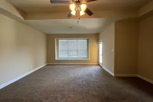 2650 Venice Dr, Grand Prairie, TX 75054 - Photo 10