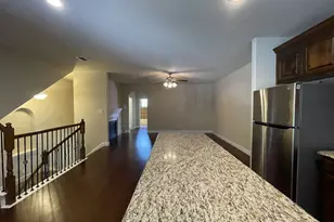 2650 Venice Dr, Grand Prairie, TX 75054 - Photo 4