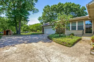 113 S Valley St, Red Oak, TX 75154 - Photo 2