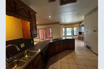2000 Dan Rowe Street, Waco, TX 76704 - Photo 6