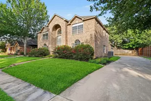 8017 Arlie Ln, North Richland Hills, TX 76182 - Photo 2