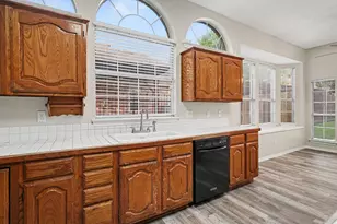 8017 Arlie Ln, North Richland Hills, TX 76182 - Photo 18