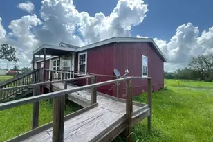 268 W Oaks, Victoria, TX 77905 - Photo 2