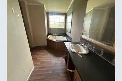268 W Oaks, Victoria, TX 77905 - Photo 14