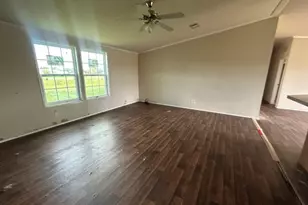 268 W Oaks, Victoria, TX 77905 - Photo 8