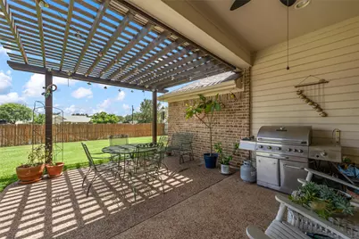 208 Silver Spur Trail, McGregor, TX 76657 - Photo 6