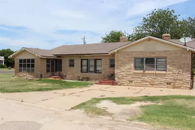 410 N Munday Avenue, Munday, TX 76371 - Photo 2