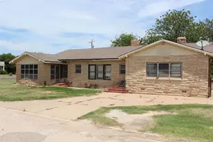 410 N Munday Ave, Munday, TX 76371 - Photo 2