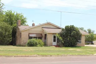 410 N Munday Ave, Munday, TX 76371 - Photo 4