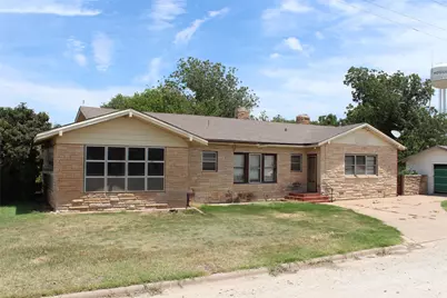 410 N Munday Avenue, Munday, TX 76371 - Photo 1