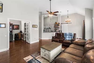 2219 Greenview Drive, Carrollton, TX 75010 - Photo 4