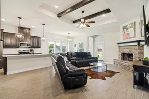 2108 Hill Crest Ct, Weatherford, TX 76086 - Photo 2