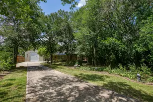 4056 Tortoise Ln, Fort Worth, TX 76135 - Photo 2