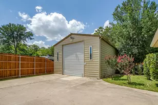 4056 Tortoise Ln, Fort Worth, TX 76135 - Photo 4
